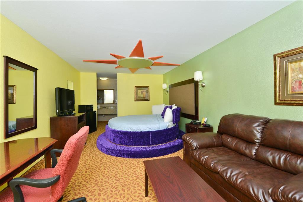 Scottish Inns & Suites - Woodlands Mall The Woodlands Room photo